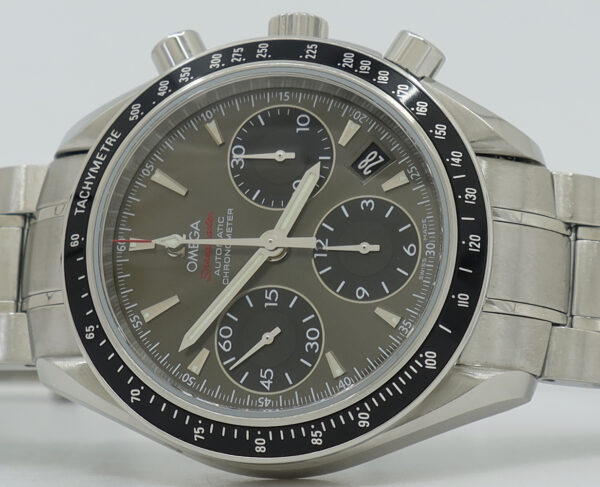 Omega ref 32330404006001 Steel Auto 40mm Grey Dial Speedmaster Date Chrono on Bracelet - Image 4