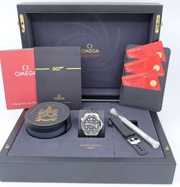 Omega ref 21022422001004 Steel Auto 42mm Black Barrell Pattern Dial Seamaster 300m James Bond LE on Bracelet & Rubber w/Everything - Image 7
