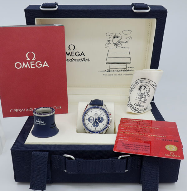 Omega ref 31032425002001 Steel Manual cal.3861 42mm Speedmaster Silver Snoopy on Strap w/B&P - Image 7